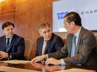 ENAP e YPF firman acuerdo para analizar potenciales proyectos en Vaca Muerta en Argentina
