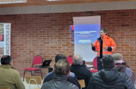 Dirección Regional Zona Centro se reúne con pequeña minería de Petorca