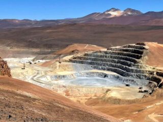 Gold Fields aumenta los dividendos para ganar el respaldo del acuerdo de Yamana