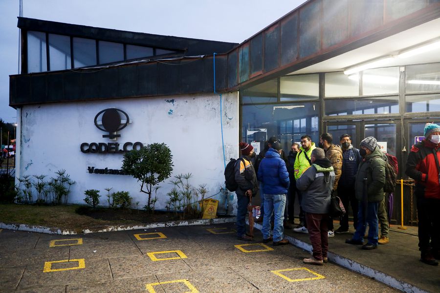 Codelco y trabajadores de Ventanas logran un acuerdo de cara al cierre de la fundición