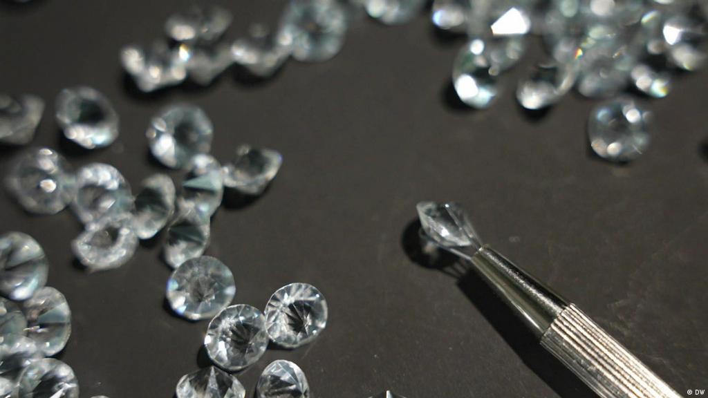 El futuro de la joyería, Diamantes creados en laboratorios por Pandora