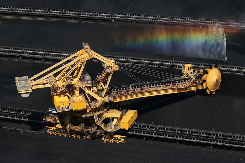 Los gigantes del carbón están obteniendo grandes ganancias a medida que la crisis climática se apodera del mundo