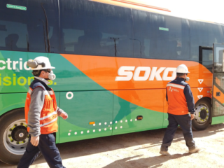 Minera Antucoya estrena primer taxibús 100% eléctrico en faena