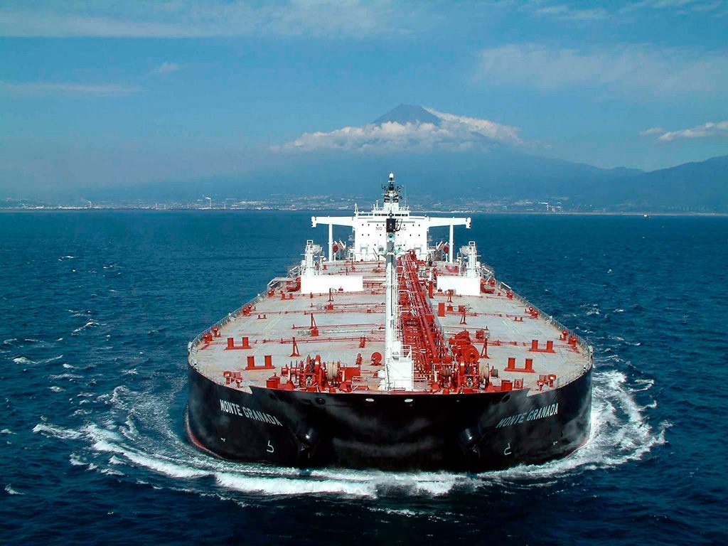 Los buques petroleros registran ganancias históricas por la fuerte demanda de combustibles