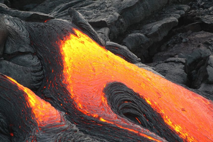 Las rocas antiguas revelan cómo la tierra evitó el destino similar al de Marte