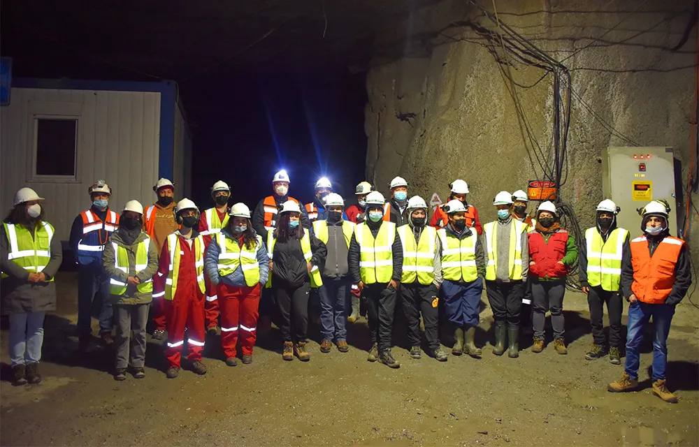 SEREMI de Minería encabezó convenio de colaboración entre la Minera Pacífico del Sur y el Liceo Mañihuales