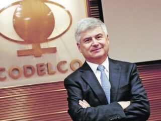 CEO de Codelco gana $456 Millones líquidos y es el peor pagado de la Industria Minera
