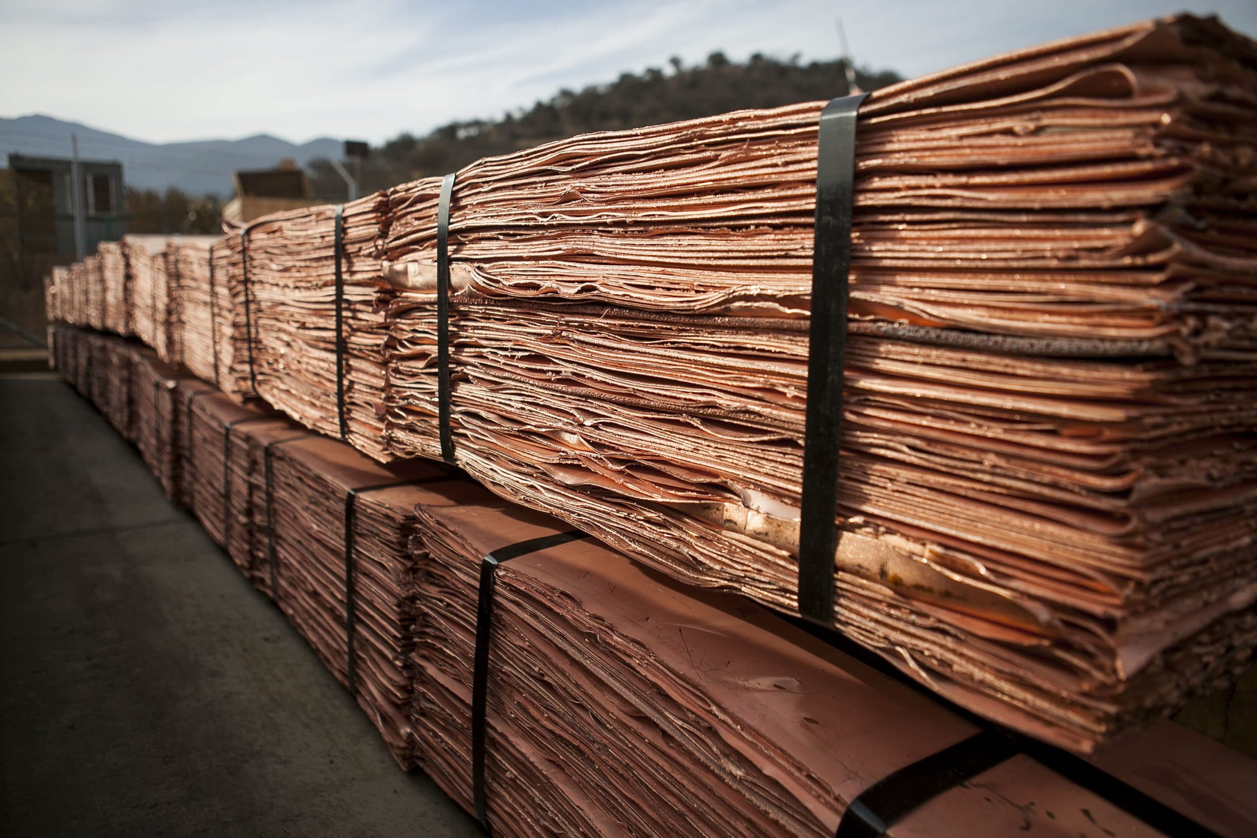 Escasez de cobre podría obligar a mercado a recurrir a reciclaje