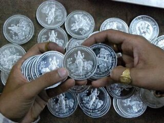 La demanda de inversión elevará las importaciones de plata de la India a un nivel récord