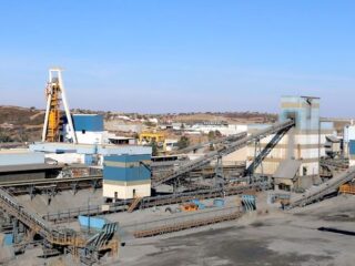 Lundin evalúa venta de mina de cobre y zinc de mil millones de dólares en Portugal
