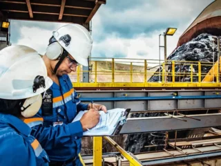 Consigue Trabajo en Anglo American, te enseñamos a completar tu CV