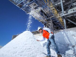 SQM espera una fuerte demanda de litio a pesar de las presiones de los precios