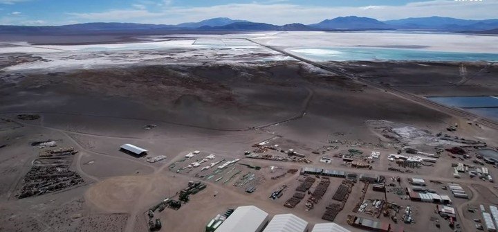 Una explotación de Litio, al lado de un salar en Catamarca.