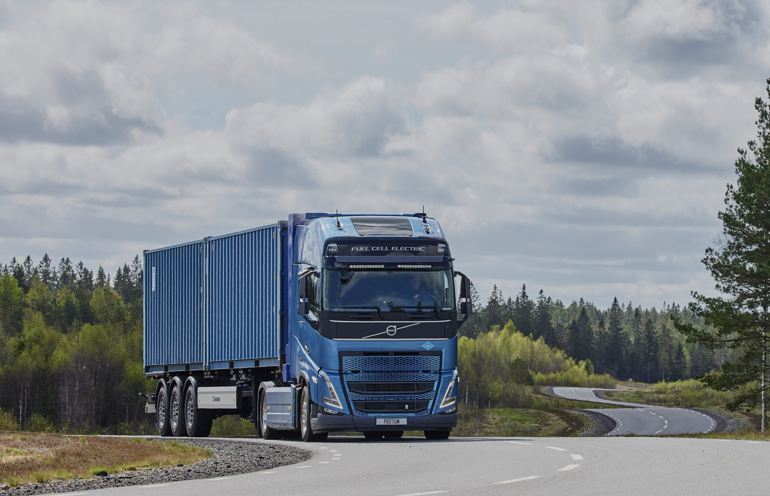 Volvo anuncia pruebas de celdas de combustible de hidrógeno en camiones en Europa para 2025