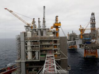 Noruega desplegará militares para proteger sus instalaciones de petróleo y gas
