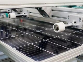¿Cuánta plata necesita la industria de los paneles solares?