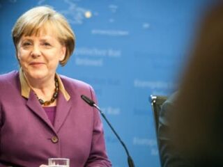 Angela Merkel justifica la desastrosa política energética con Rusia