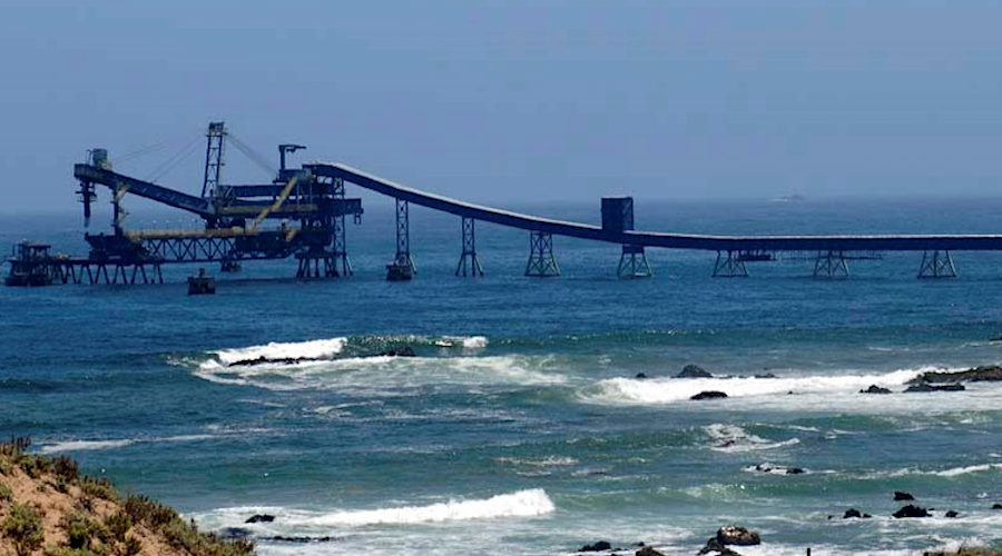 Retrasos en planta desalinizadora costarán a Antofagasta Minerals 30.000 toneladas de cobre
