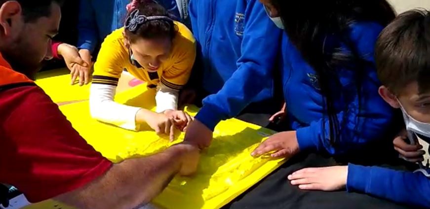 Autoridades y alumnos participan en la primera versión de Feria de la Geodiversidad organizada por Sernageomin