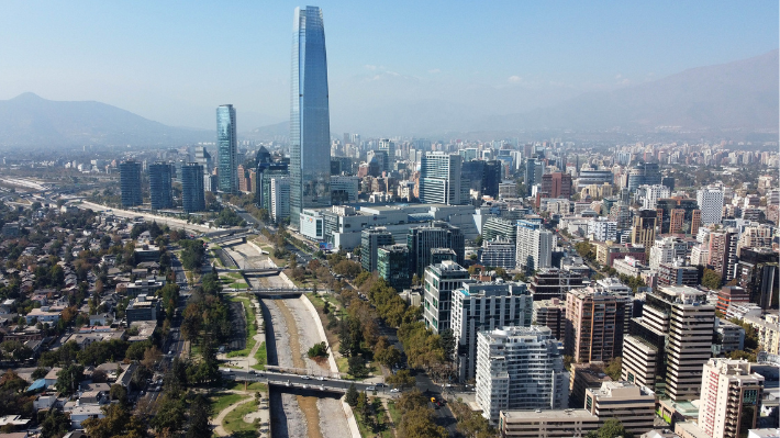 Pandemia, incertidumbre política y China: Las razones detrás de las pobres proyecciones económicas para Chile