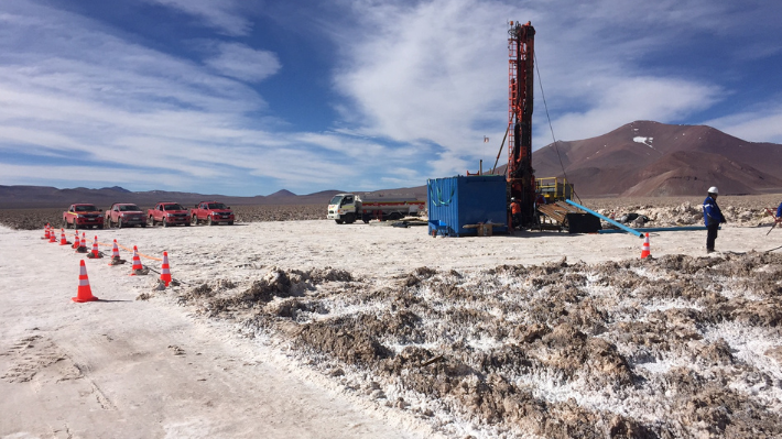 Controversia por explotación de litio en Maricunga: Codelco podría ser el único con permiso para producir en el salar