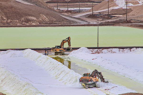Empresas de litio en Chile se despliegan para agilizar la explotación del mineral