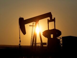 El petróleo mantiene la mayor parte de sus ganancias recientes antes de la reunión de la OPEP+