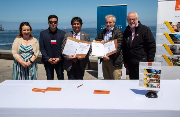 Codelco y Gobierno Regional de Antofagasta firman acuerdo para abastecer servicios sanitarios a vecinos
