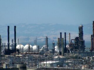 EE.UU. autoriza a petrolera Chevron a reanudar sus operaciones de extracción en Venezuela