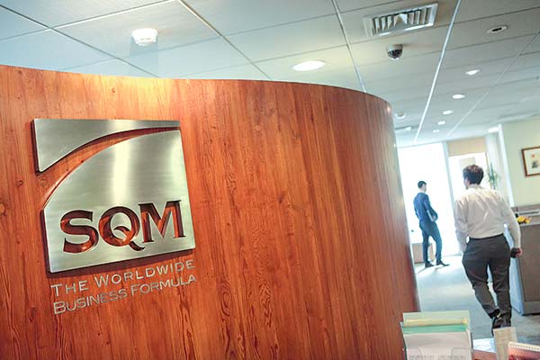 SQM multiplica por 10 sus utilidades a septiembre y proyecta crecimiento de 40% en demanda del litio