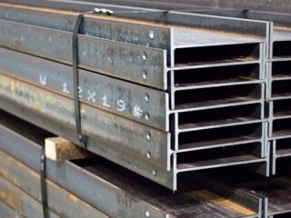 Incertidumbre sobre producción en china pesa en metales de la construcción
