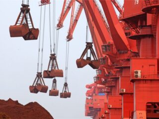 El precio del mineral de hierro cae por el aumento de los casos de covid en China