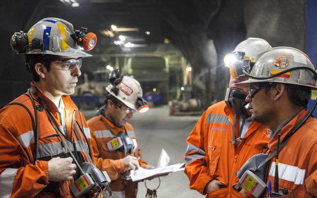 Codelco ofrece puestos de trabajos para Ingenieros y Operadores