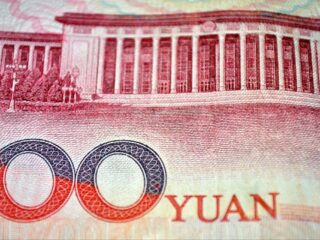 China busca ampliar el uso del yuan en acuerdos energéticos