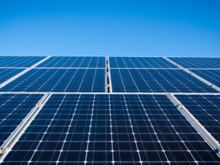 La demanda mundial de energía solar seguirá creciendo de forma explosiva en 2023