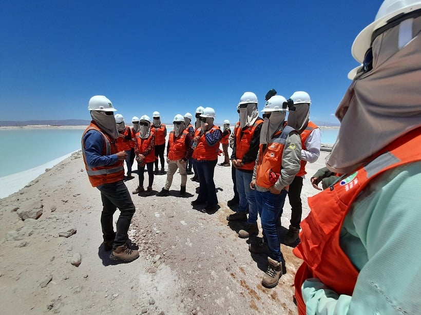 Estudiantes de Ingeniería conocen proceso SQM para producir sulfato de litio con la menor huella de carbono