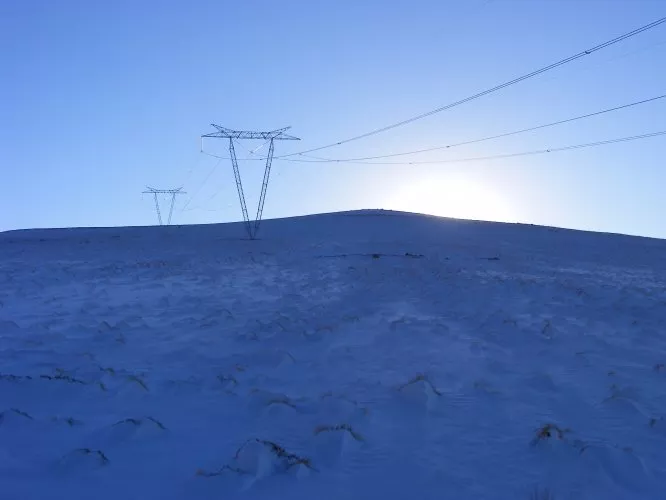 Argentina recibe primer envío de energía renovable desde Chile por medio de línea de transmisión de Aes Andes