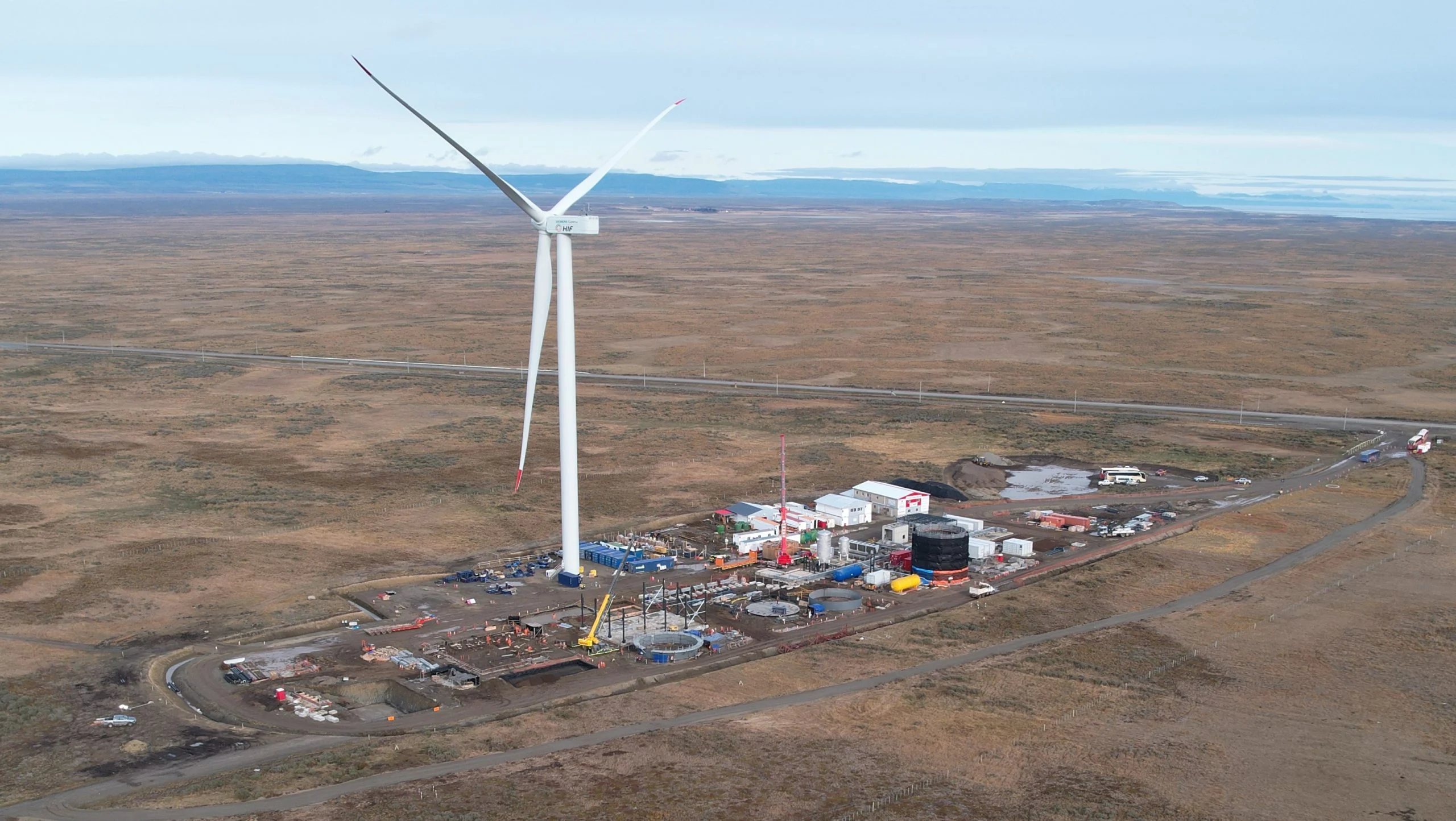 Mayor planta en Latinoamérica de gasolina sintética a base de hidrógeno verde se prepara en Chile