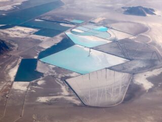 Codelco admite que litio es uno de sus nuevos desafíos y aborda estancamiento en producción de cobre