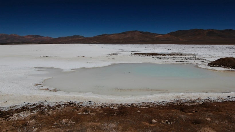 Bolivia elige a gigante de baterías chino CATL para ayudar en la explotación de su litio