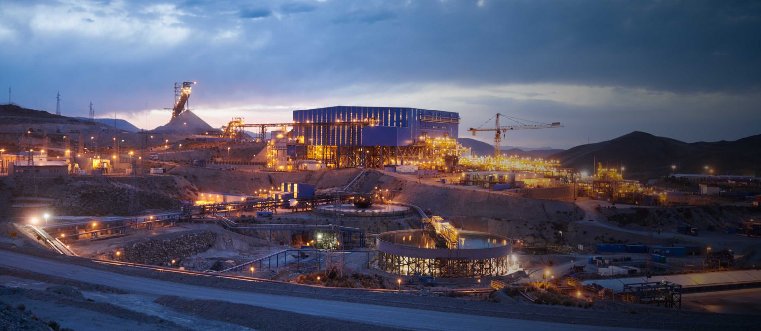 Atacan la mina de cobre Antapaccay de Glencore y se desata un incendio