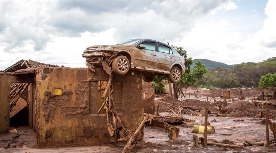 Gobierno de Brasil busca acuerdo de compensación por explosión de represa Vale-BHP en 2015