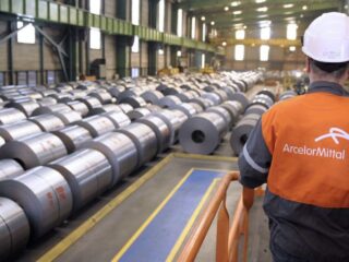 ArcelorMittal advierte sobre la demanda de acero mientras China se estanca