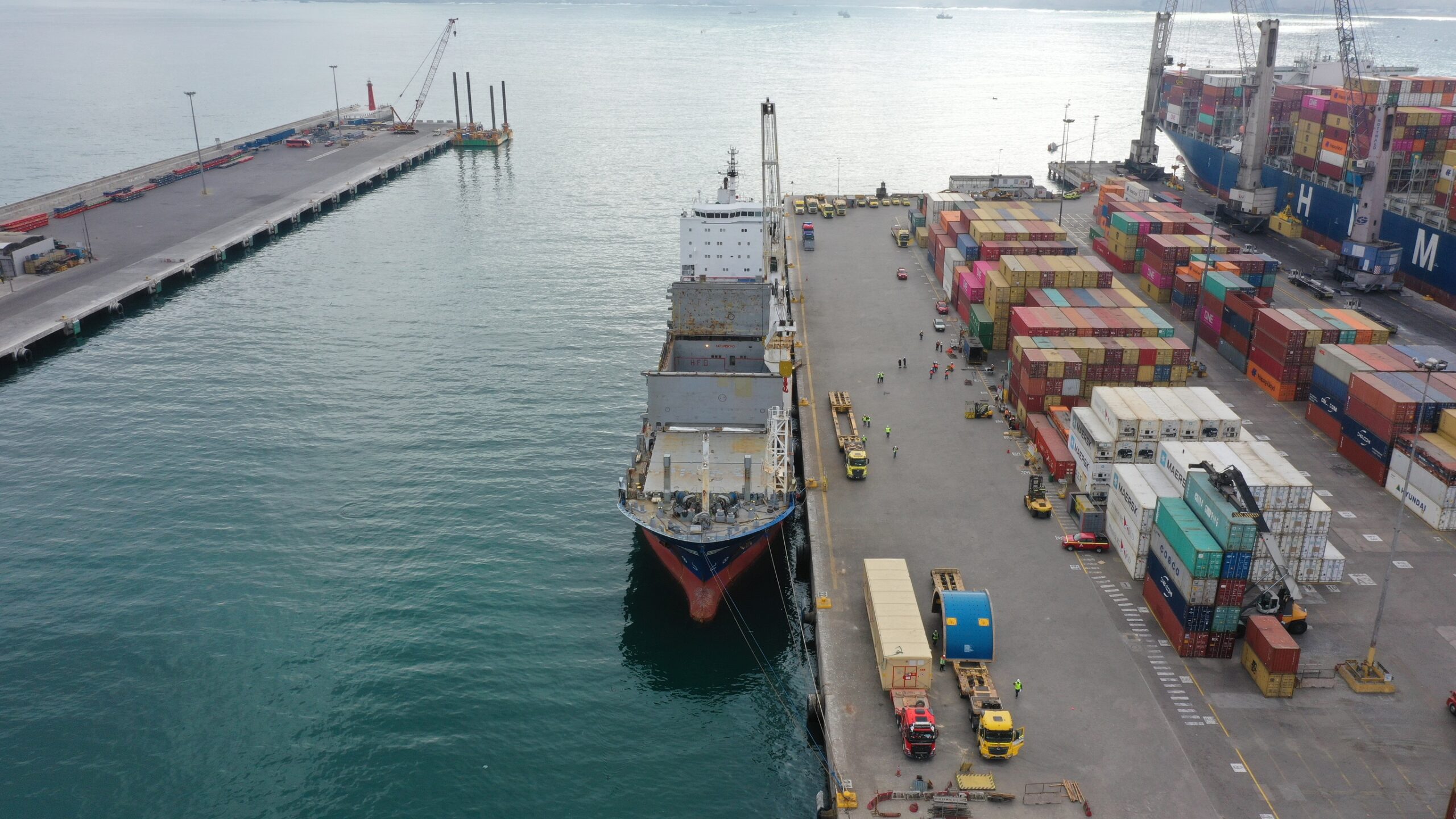 Collahuasi comienza 2023 con nueva transferencia de carga en Puerto de Iquique