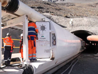 Expertos analizan presión sobre el sistema eléctrico ante desconexión de unidades en Alto Maipo: "Producirá dificultades"