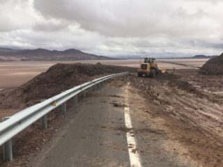 Fuerte lluvia en Sierra Gorda corta ruta mineras y carretera