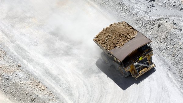 Brazo minero del grupo Luksic invertirá US$ 1.900 millones este año con foco en desarrollo de yacimientos actuales
