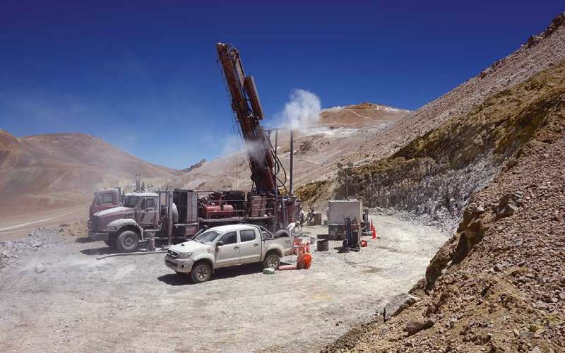 Stellantis compra cobre argentino en la carrera por los metales para baterías