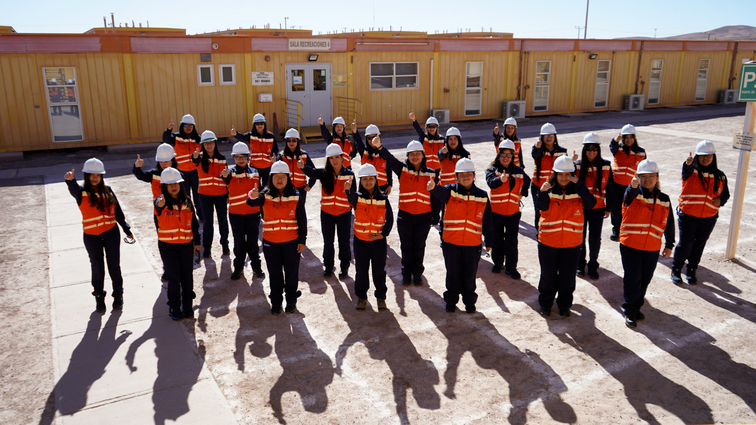 Un centenar de aprendices se está capacitando en las compañías de Antofagasta Minerals