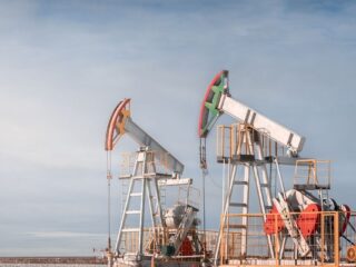 Chevron busca casi duplicar sus exportaciones de petróleo de Venezuela: ¿Beneficio o riesgo?